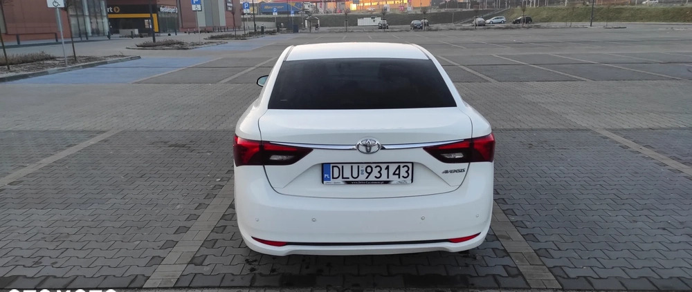 Toyota Avensis cena 55900 przebieg: 122000, rok produkcji 2017 z Lubin małe 154